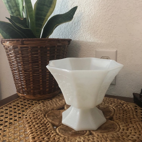 1970s Anchor Hocking Harvest Grape White Milk Glass Compote Vintage - Picture 6 of 9